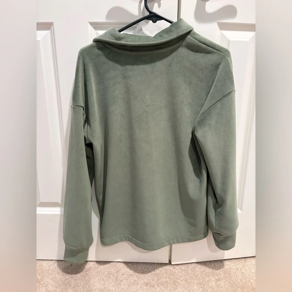 Mondetta Sage Green Pullover Super Soft Size M 🍃 - Picture 2 of 3